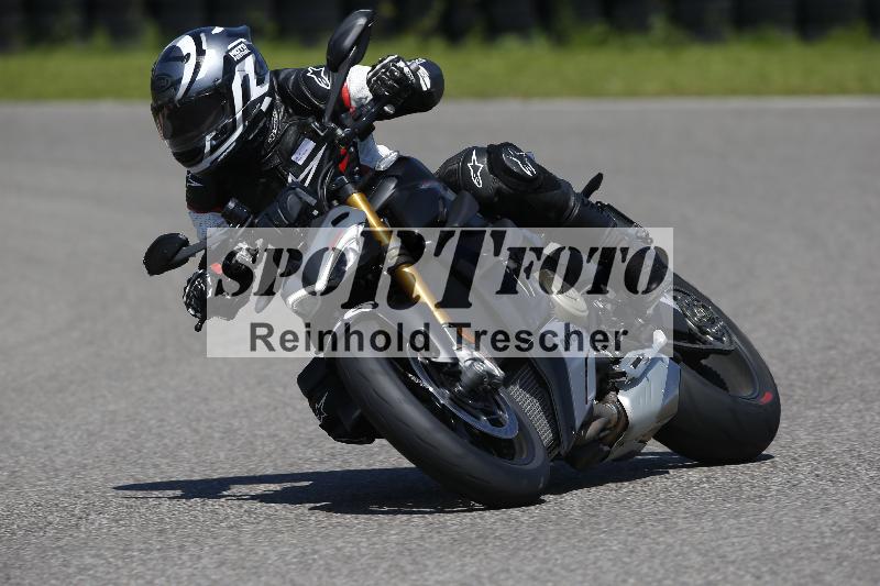 /Archiv-2024/29 12.06.2024 MOTO.CH Track Day ADR/Gruppe rot/26